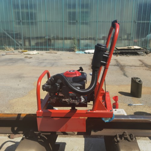 內燃鋼軌除銹打磨機使用演示視頻-中創智造